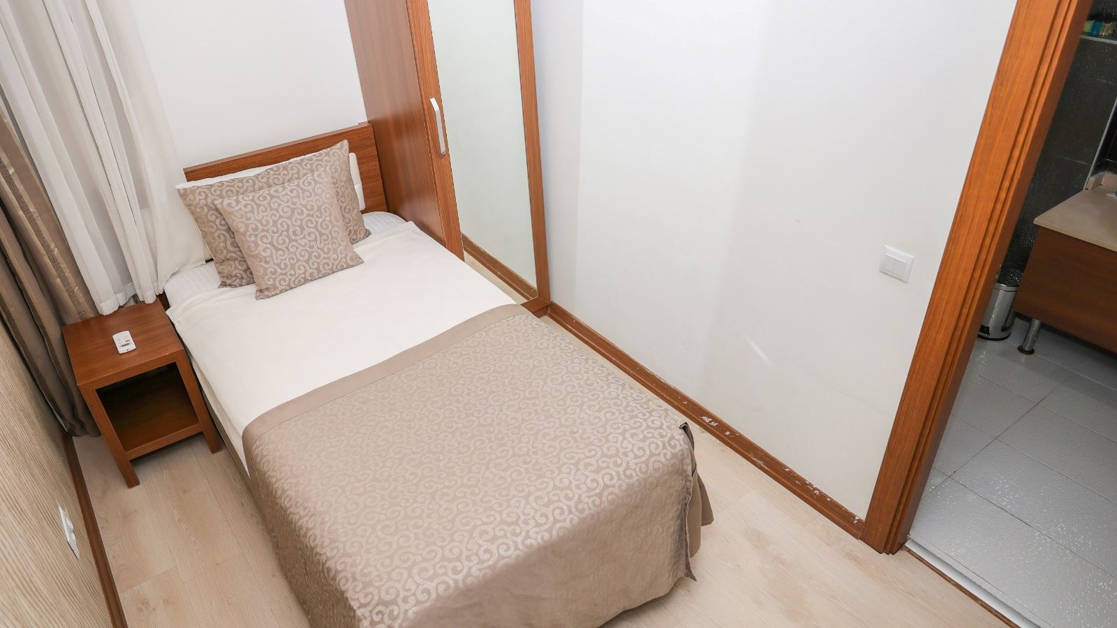 rooms-family-room