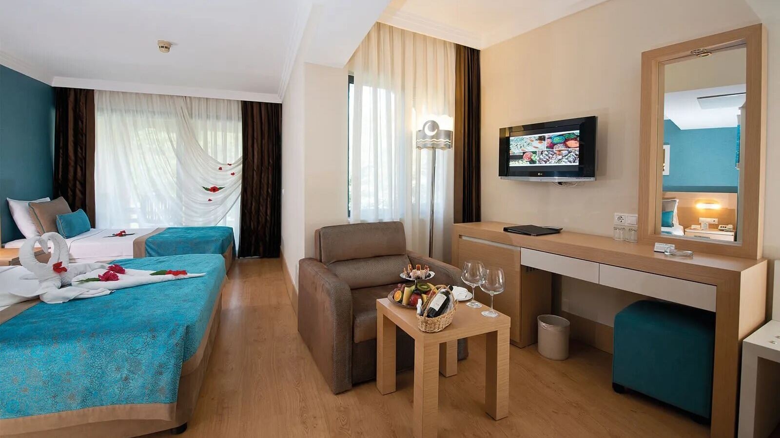 rooms-standard-sea-pool-side
