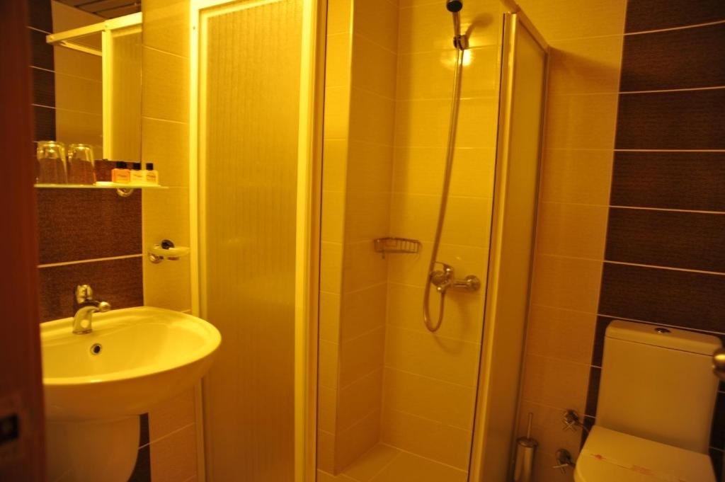 rooms-family-room