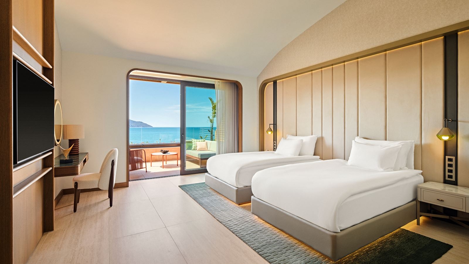 rooms-terrace-family-suite-sea-front