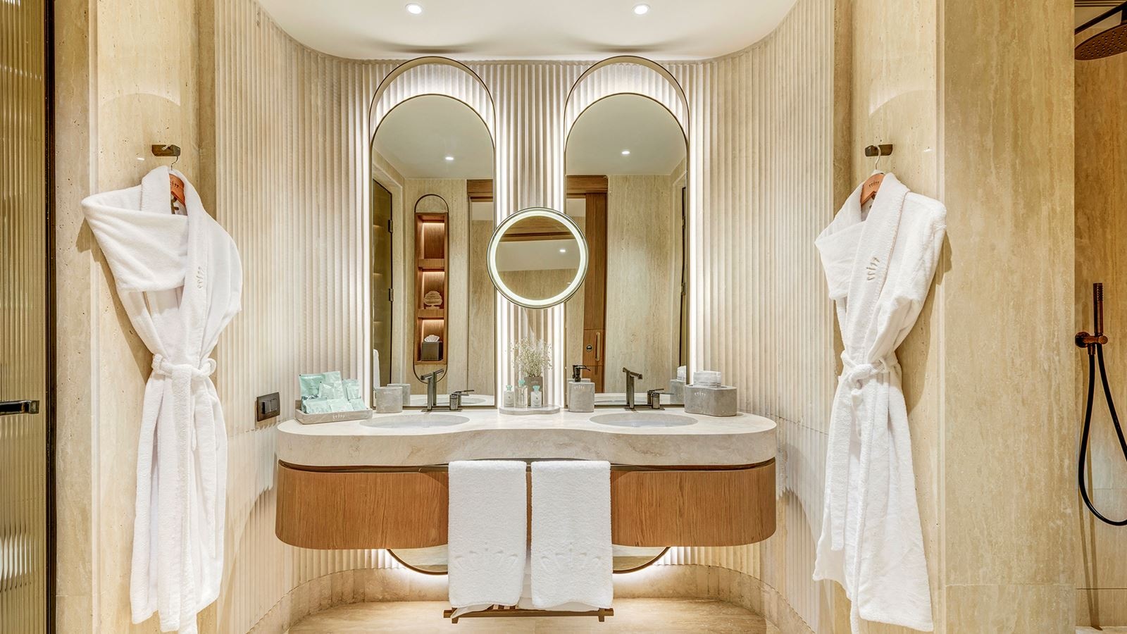 rooms-crown-horizon-suite