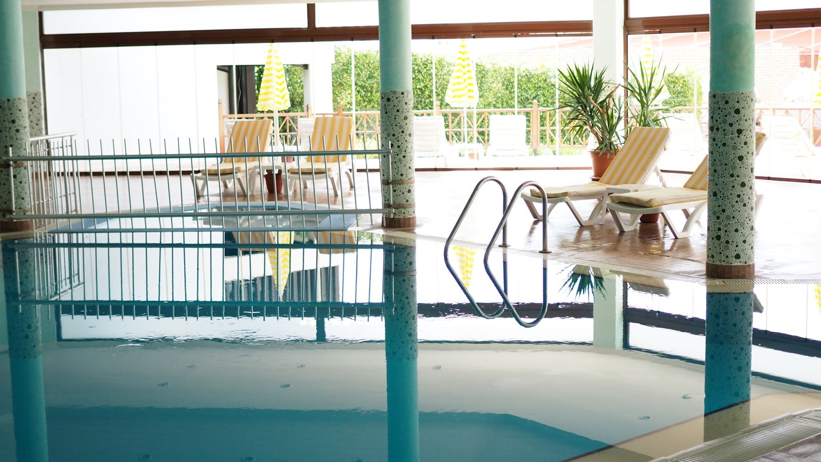 spa-indoor-pool