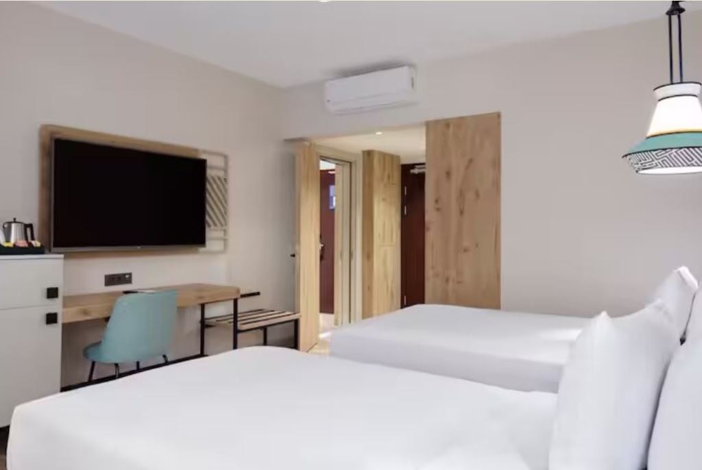 rooms-deluxe-room