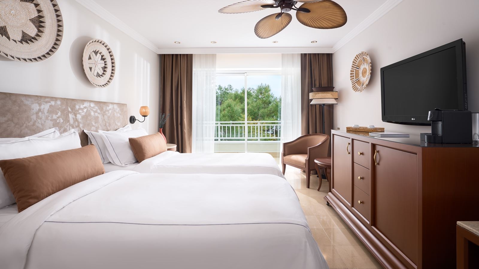 rooms-deluxe-room-garden-view