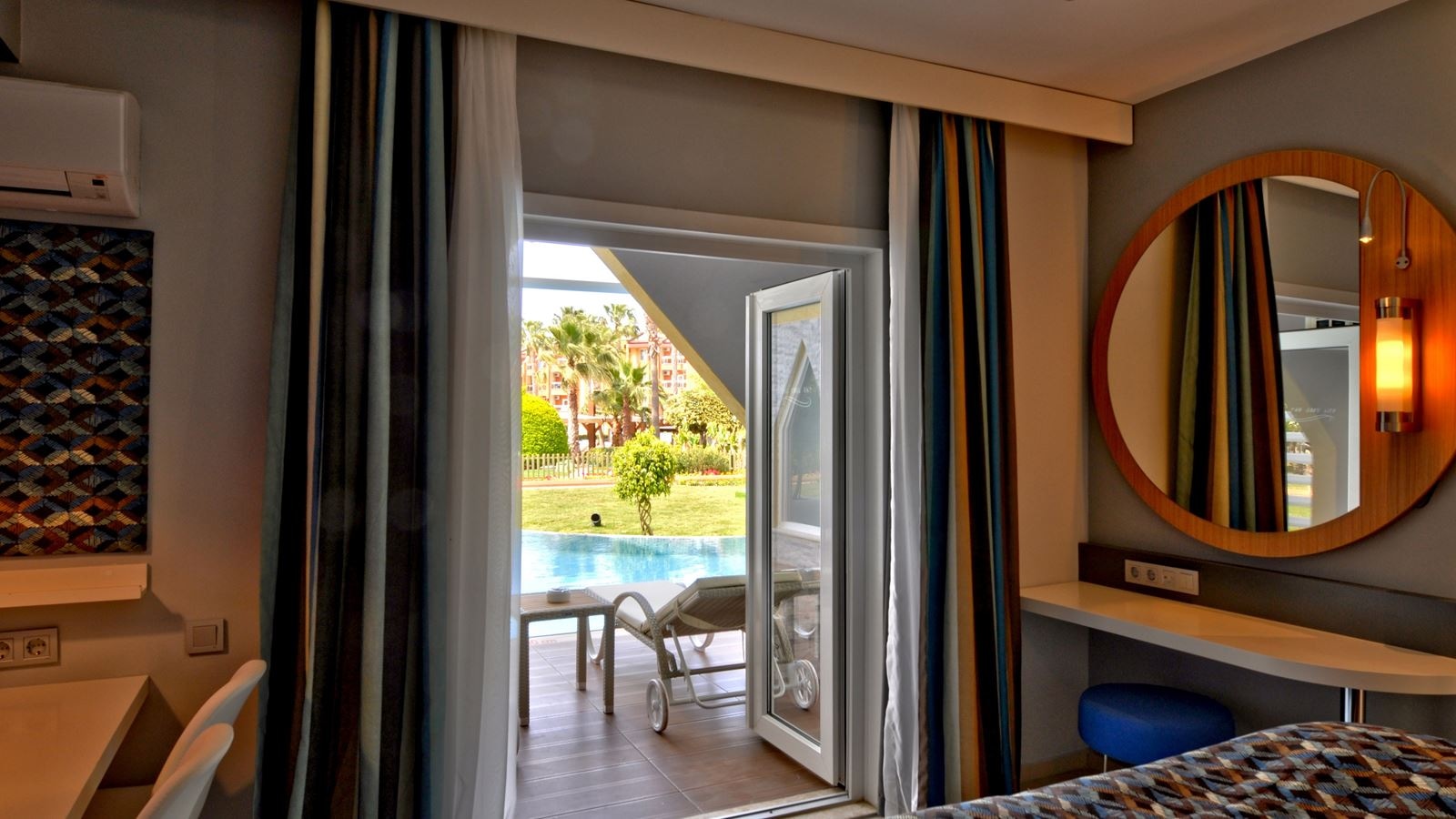 rooms-standart--swim-up-room