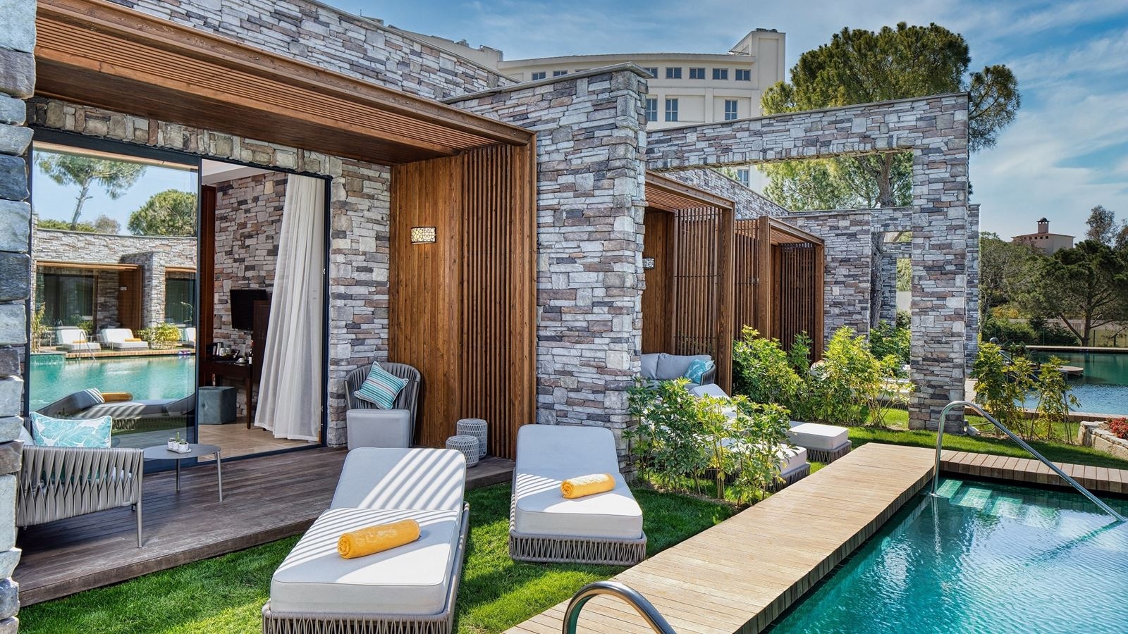 rooms-luxury-lagoon-suite