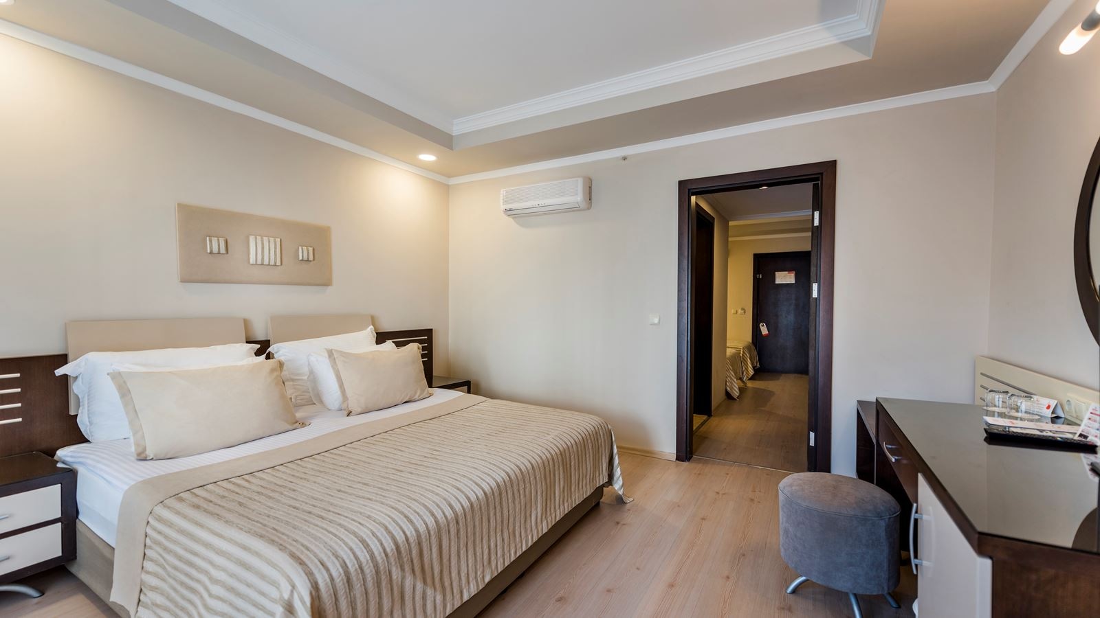 rooms-family-room