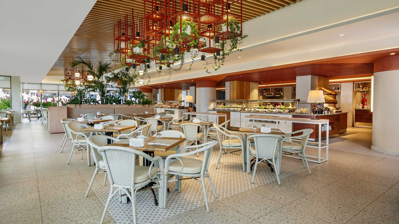 restaurants-bistro-tulip-restaurant