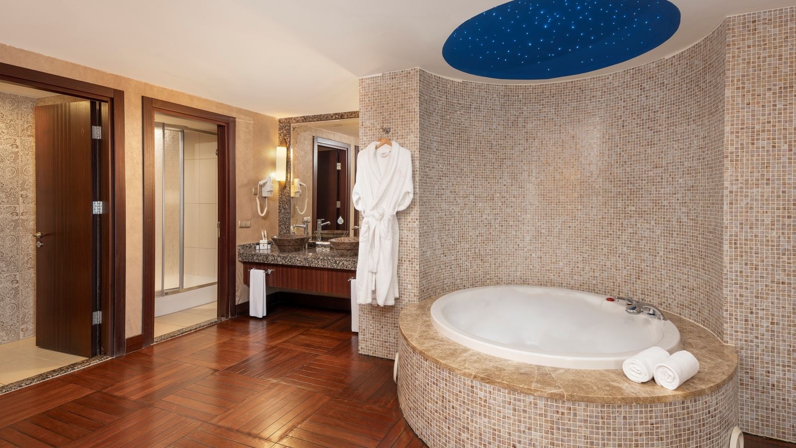 rooms-king-suite