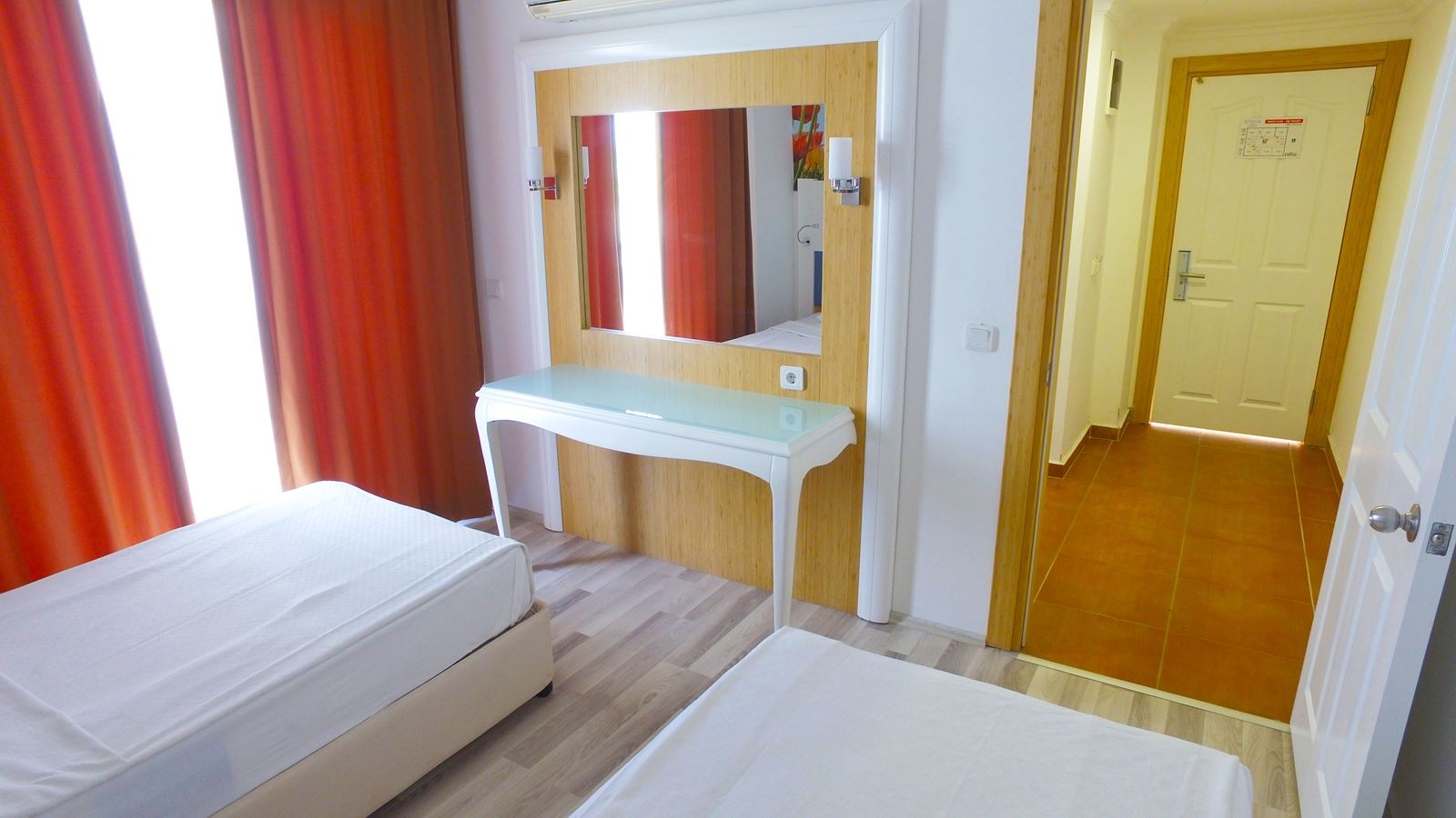 rooms-family-room-a