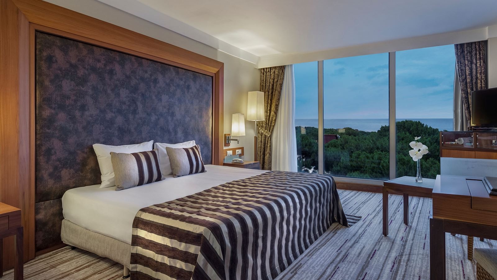 rooms-king-suite