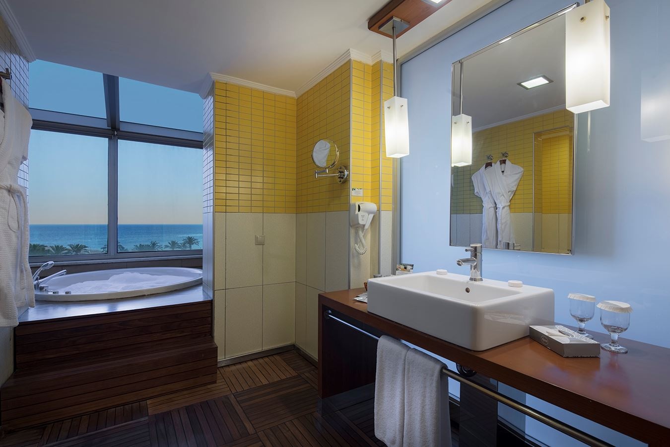 rooms-jaccuzi-room