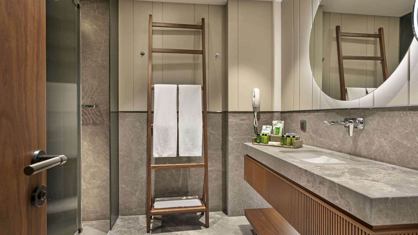 rooms-marine-suite