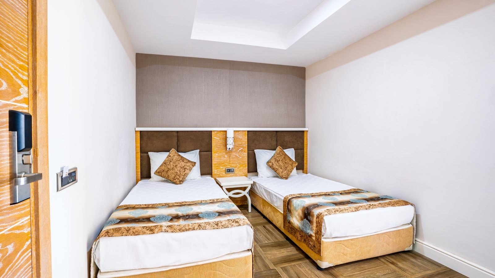 rooms-family-room