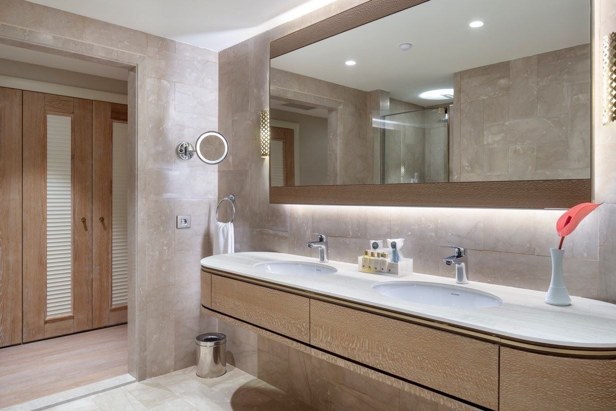 rooms-family-corner-room