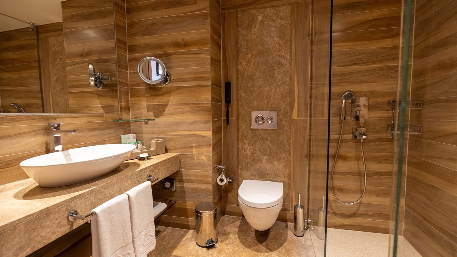 rooms-standard-room-main-building