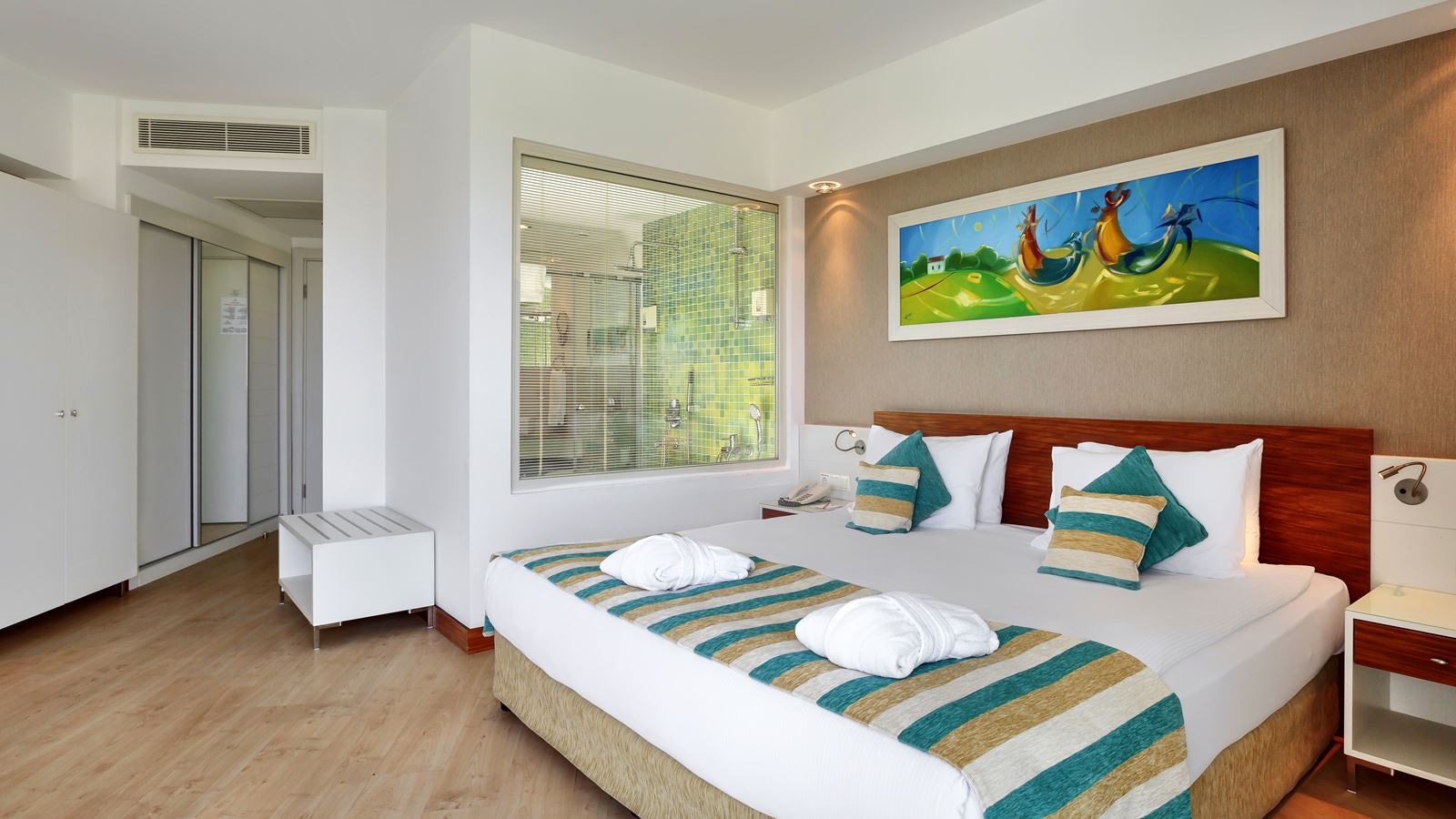 rooms-superior-room