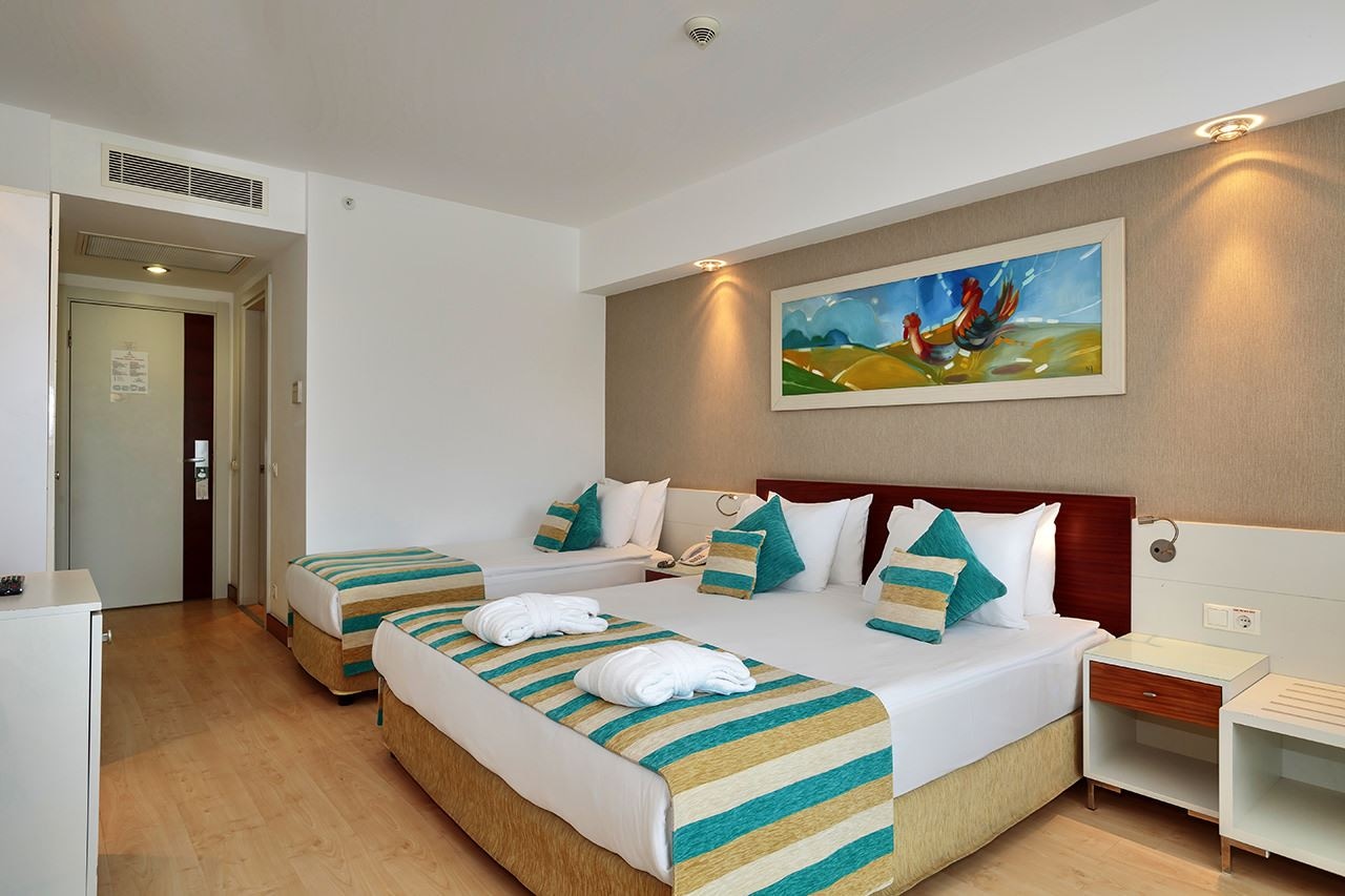 rooms-standard-room-side-sea-view-upper-floor