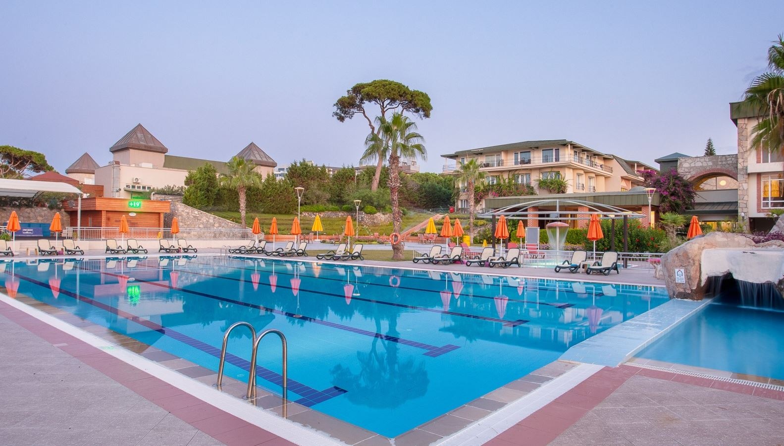 pools-outdoor-pool