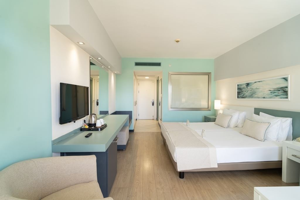 rooms-standard-room-sea-view-with-balcony