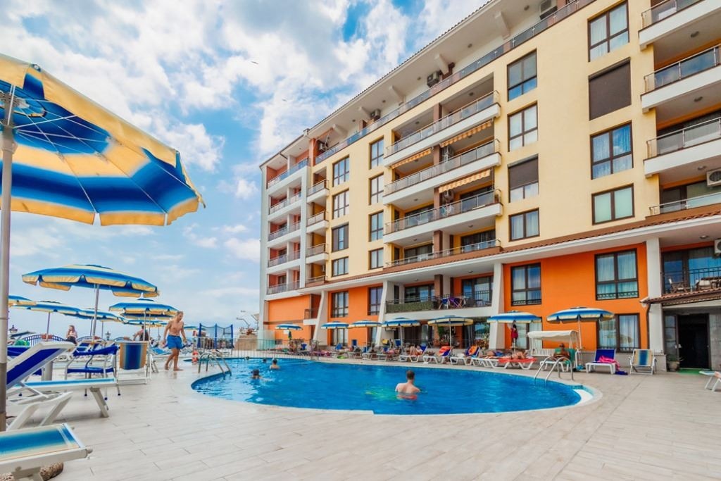 pools-outdoor-pool