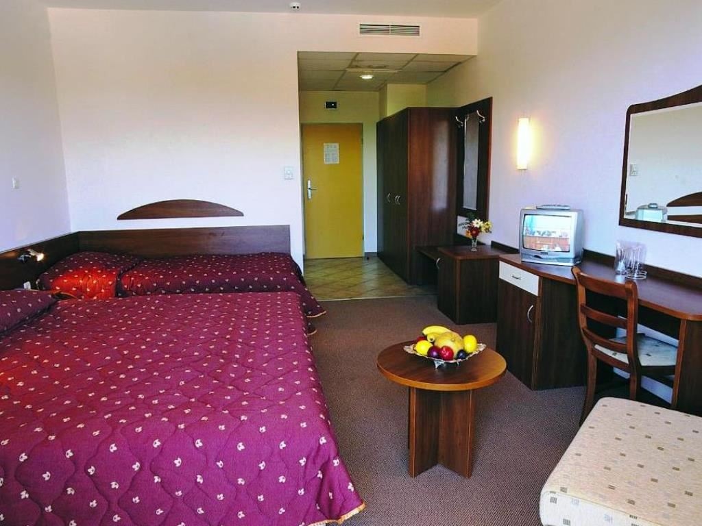 rooms-twin-superior-room-balcony