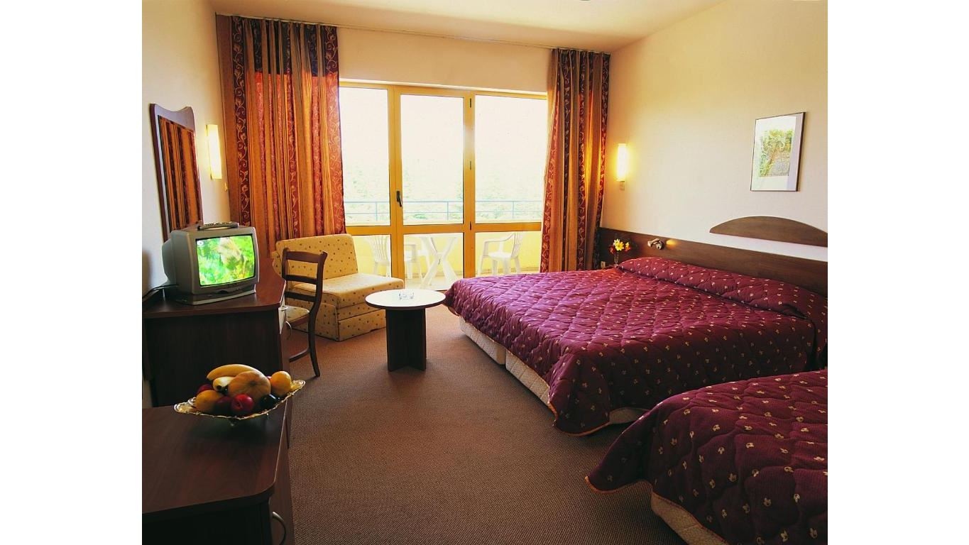 rooms-single-wchild-superior-room-balcony