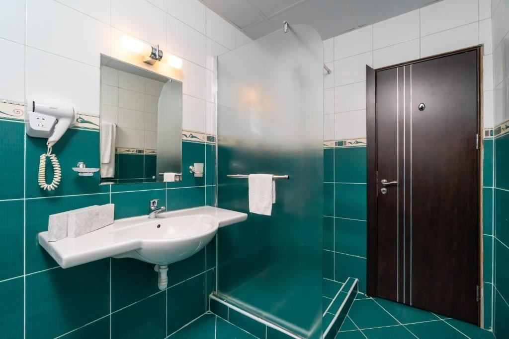 rooms-family-room