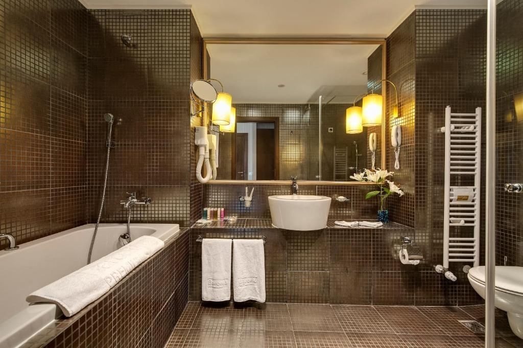 rooms-double-deluxe-room-balcony
