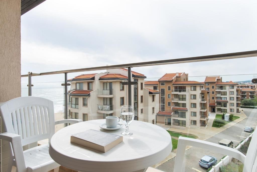 rooms-standard-apartment-mountainview-balcony-or-terrace