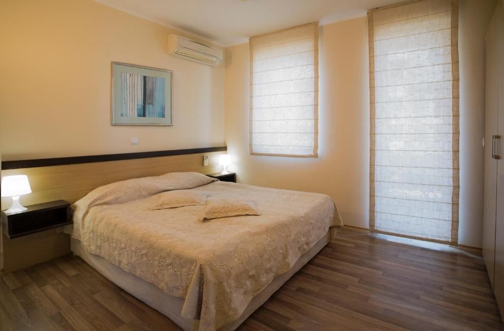 rooms-2-bedroom-standard-apartment-seaview-balcony-or-terrace