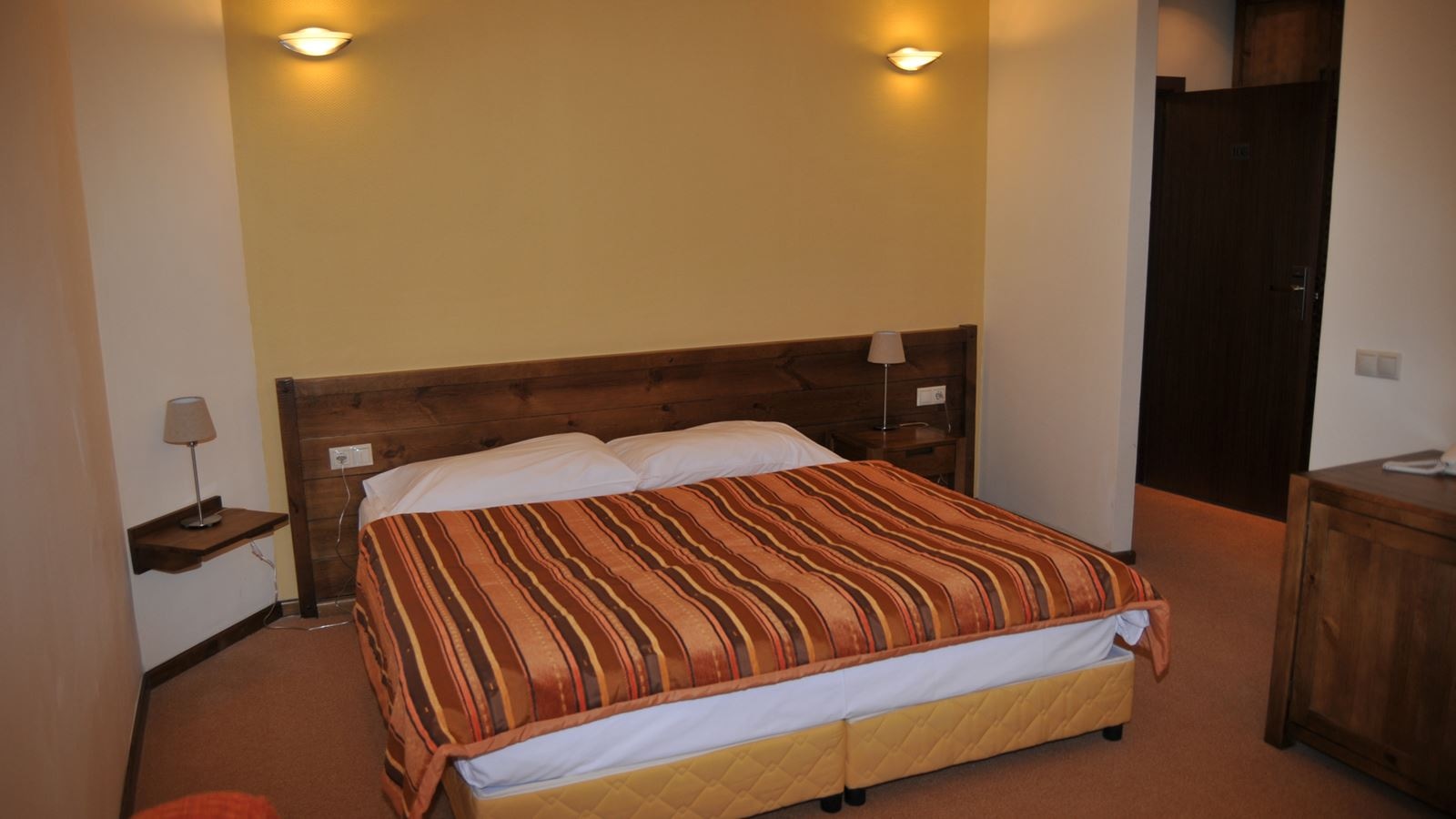 rooms-double-room