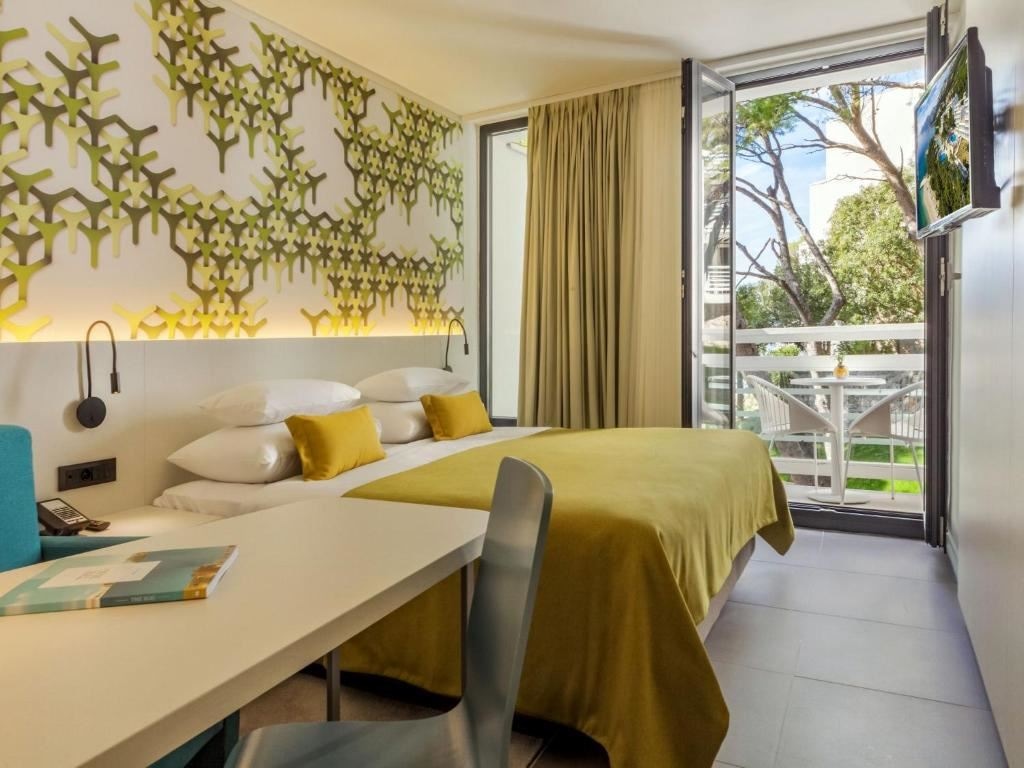 rooms-annex-room-balcony