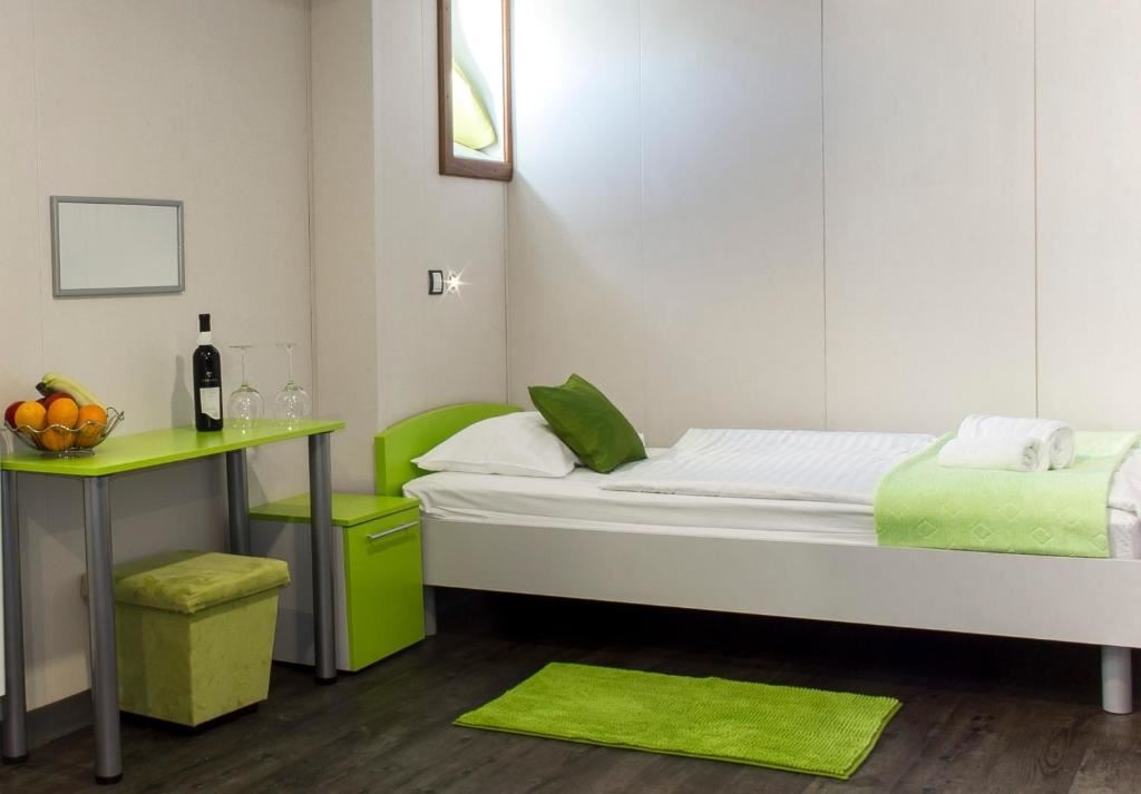 rooms-triple-room