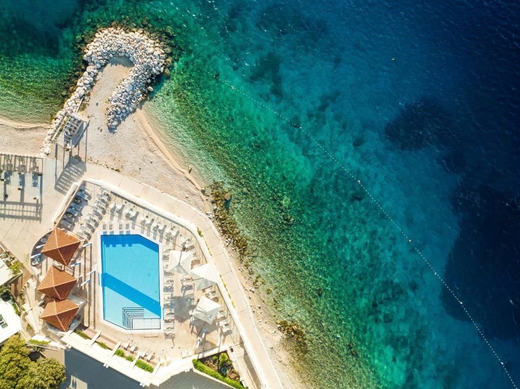 pools-main-building