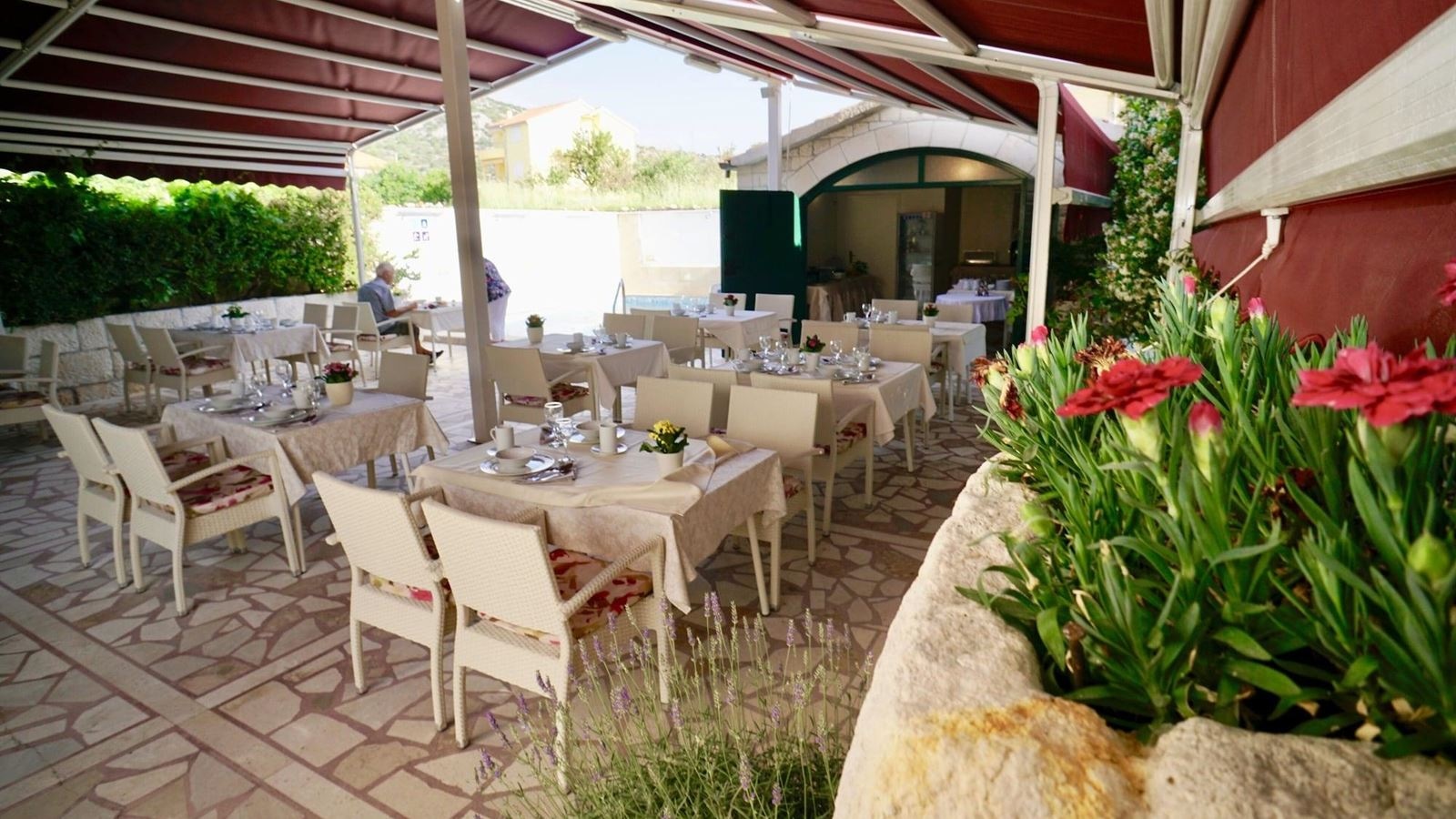 restaurants-restaurants