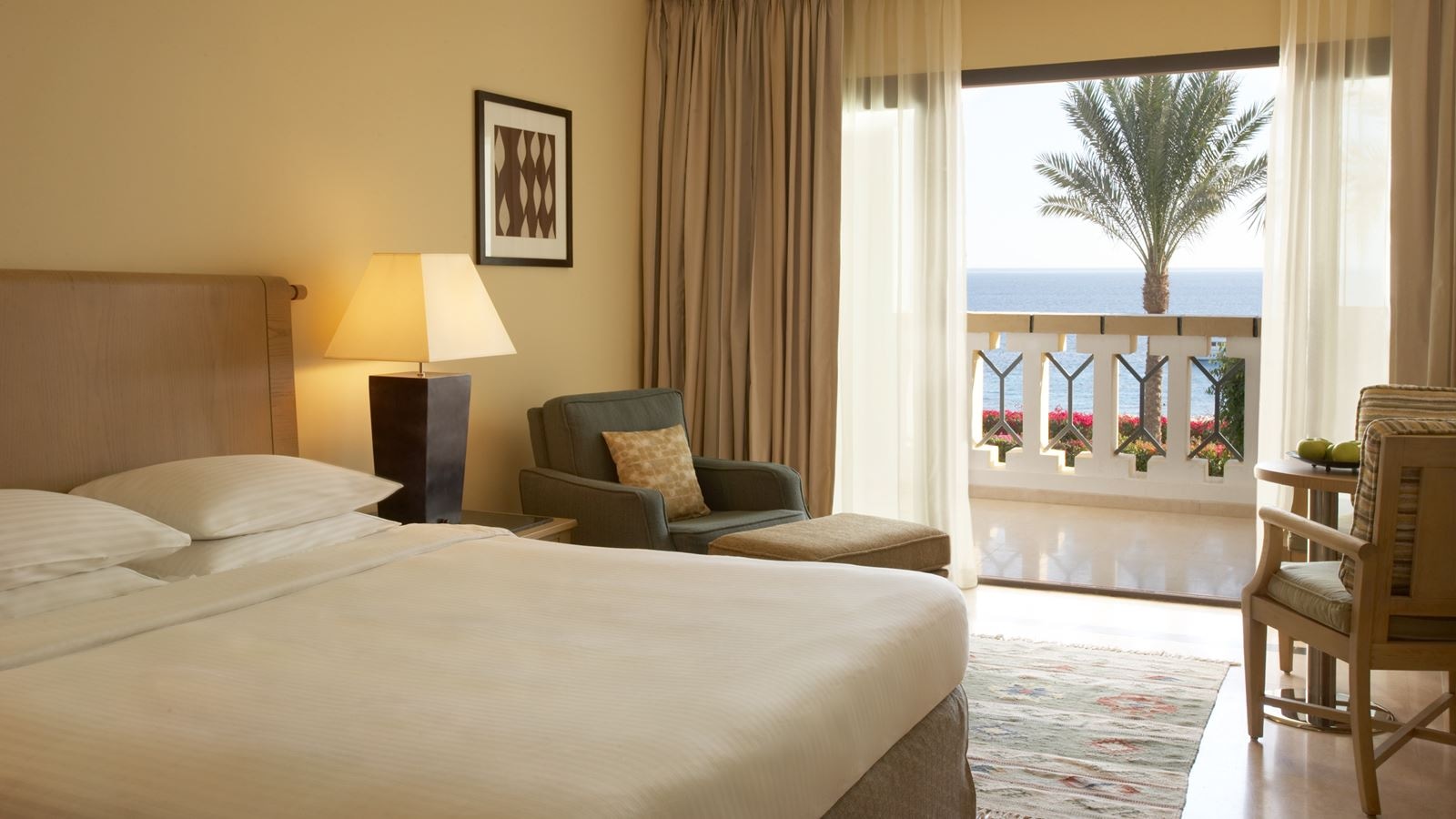 rooms-beach-front-room