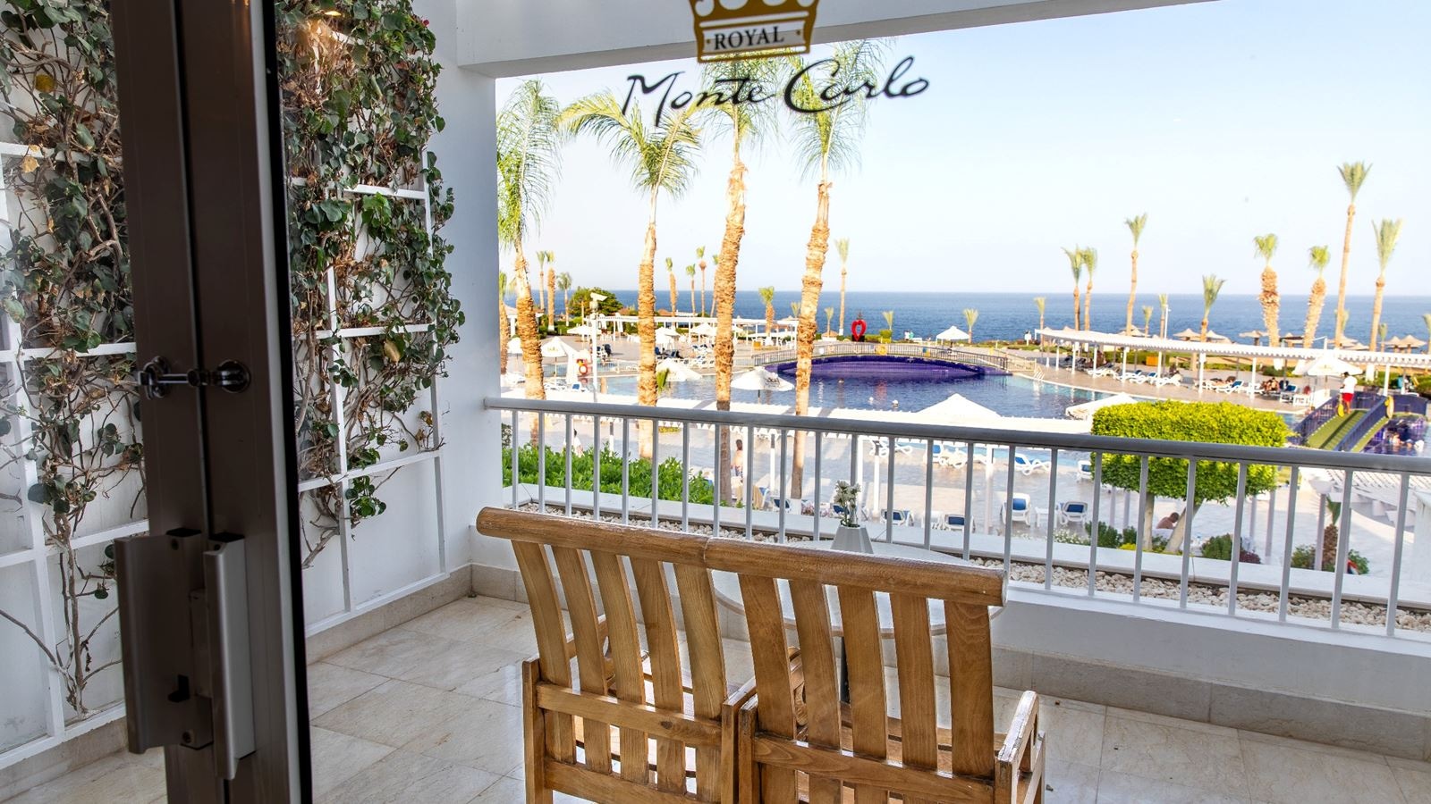 rooms-deluxe-beach-front