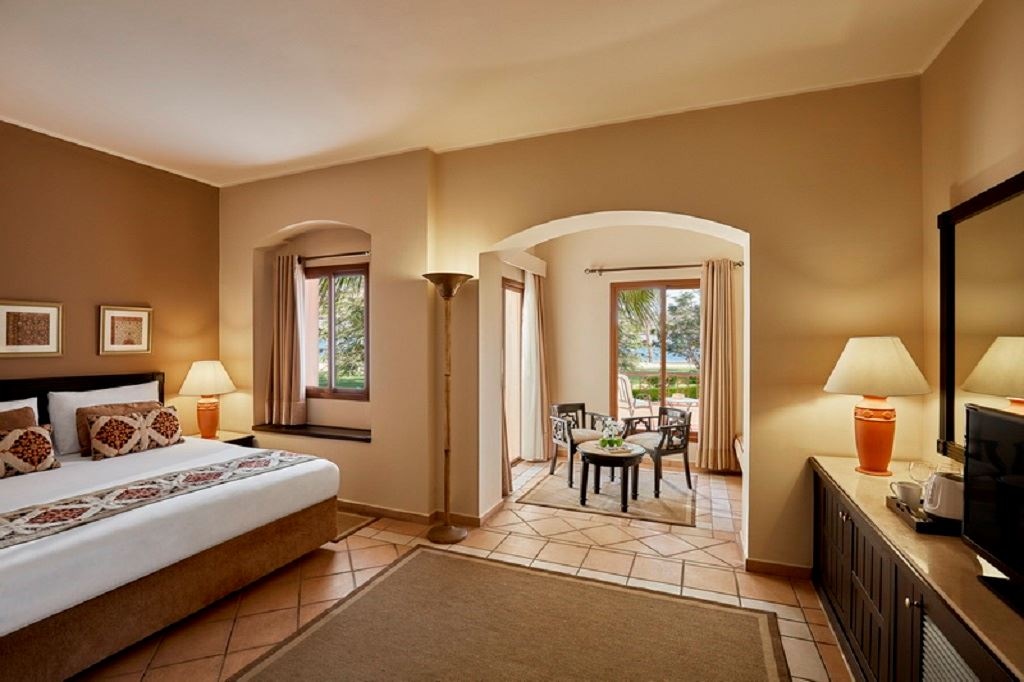 rooms-deluxe-room