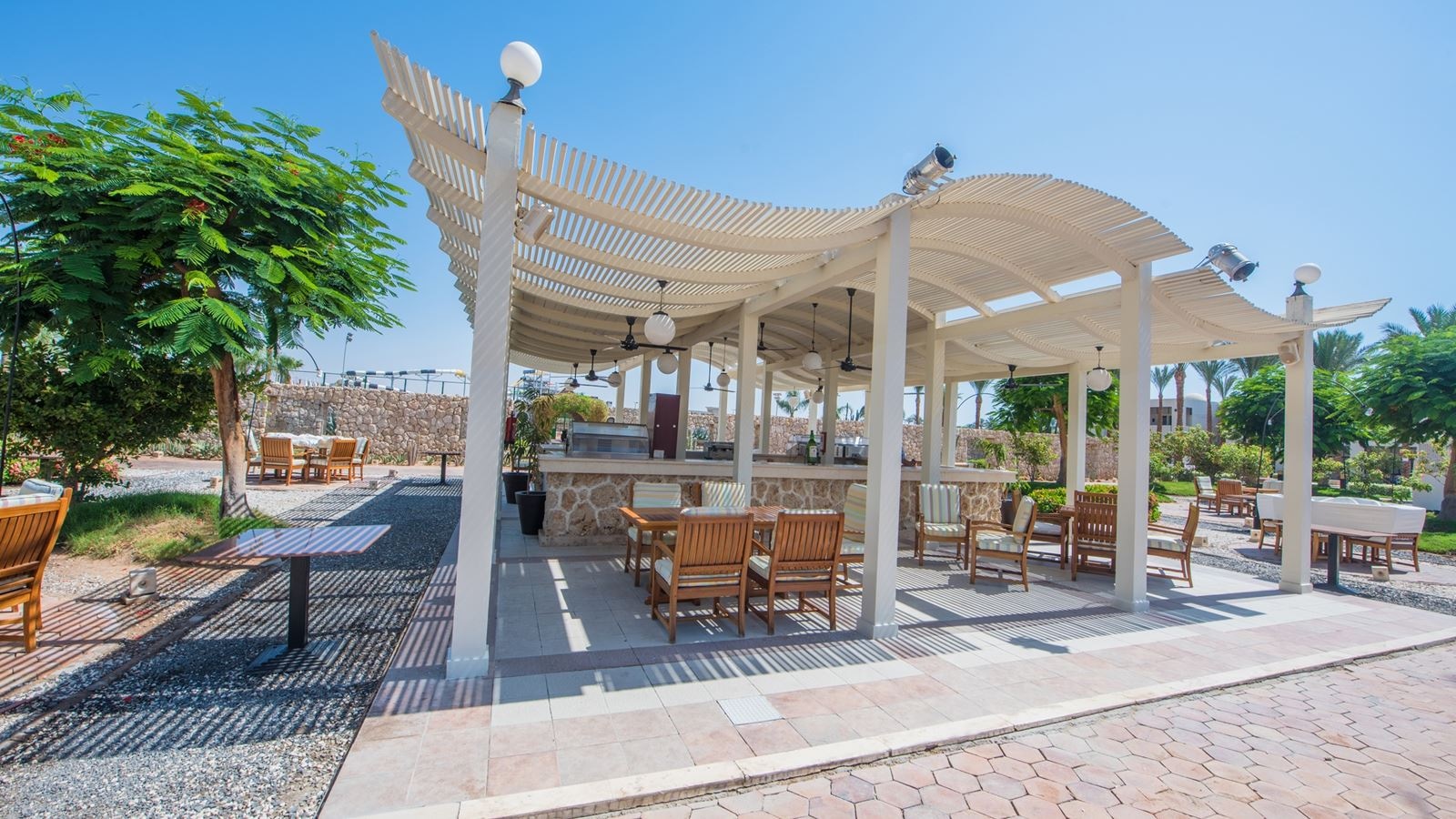 bars-coral-bar