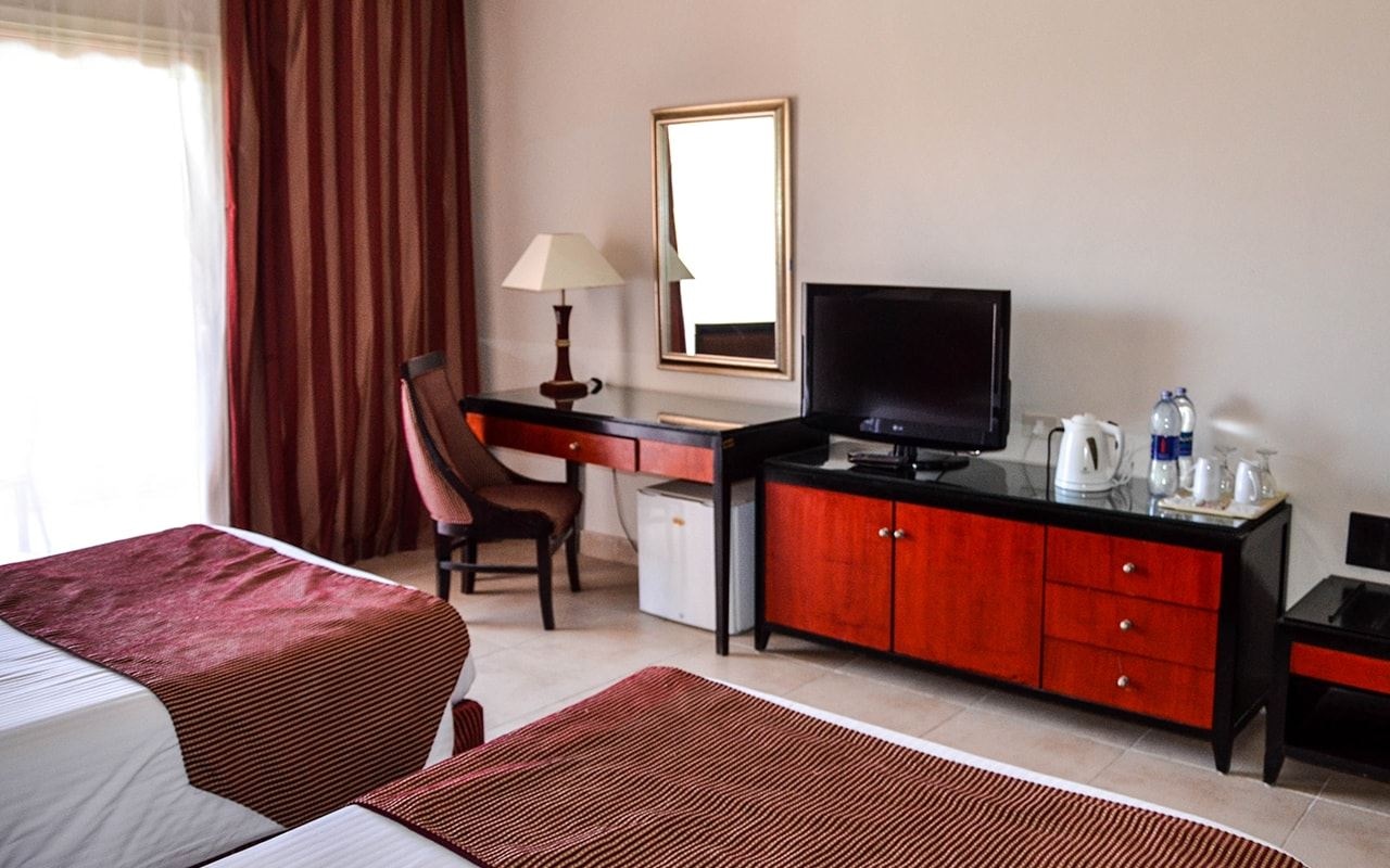 rooms-deluxe-room