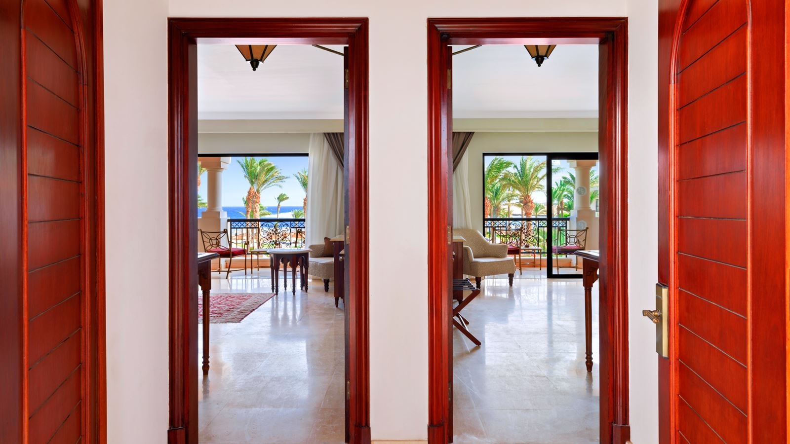 rooms-family-interleading-room-sea-view