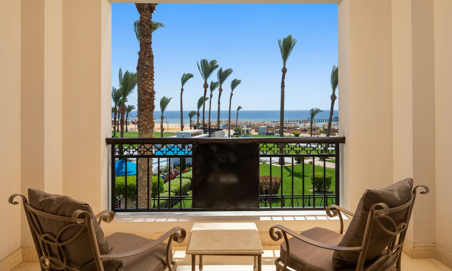 rooms-family-interleading-room-sea-view