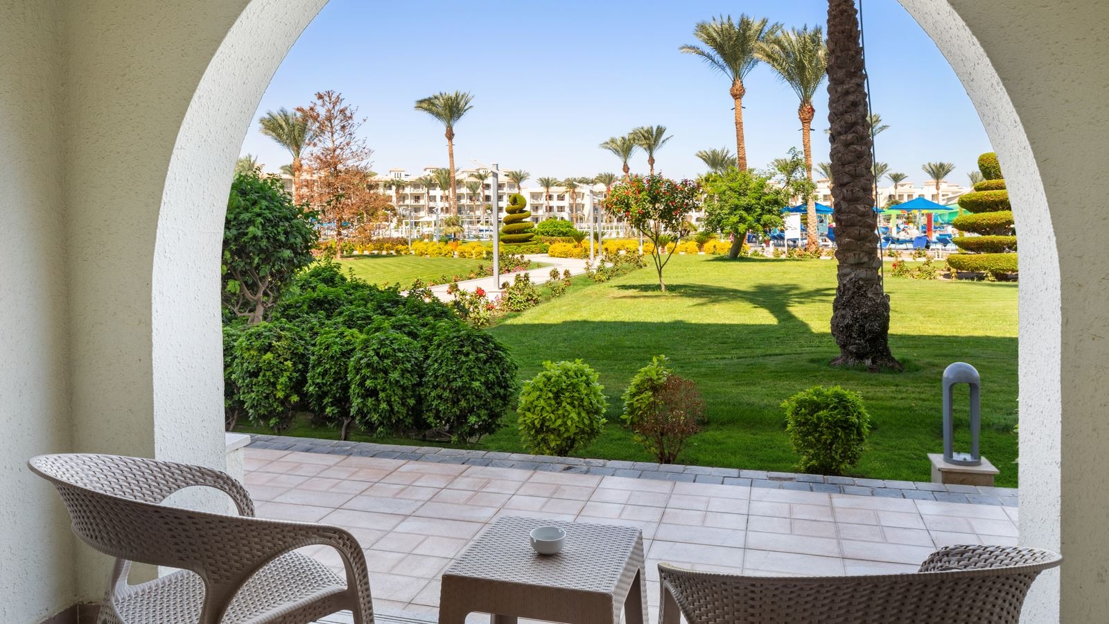 rooms-room-standard-garden-view