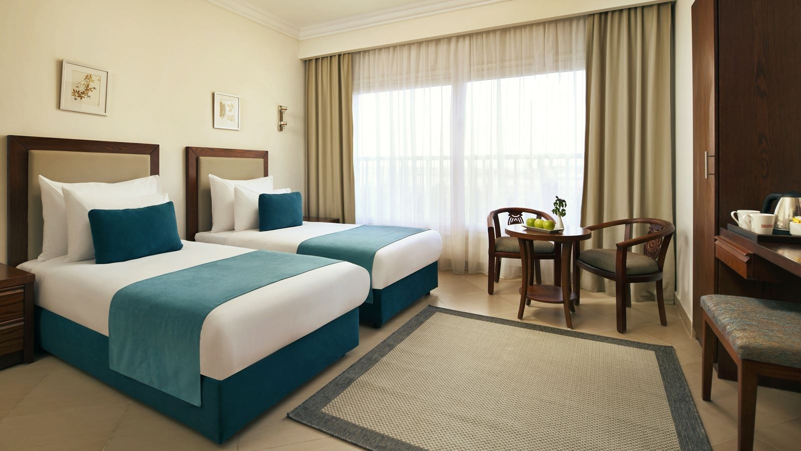 rooms-deluxe-family-connected-garden-view