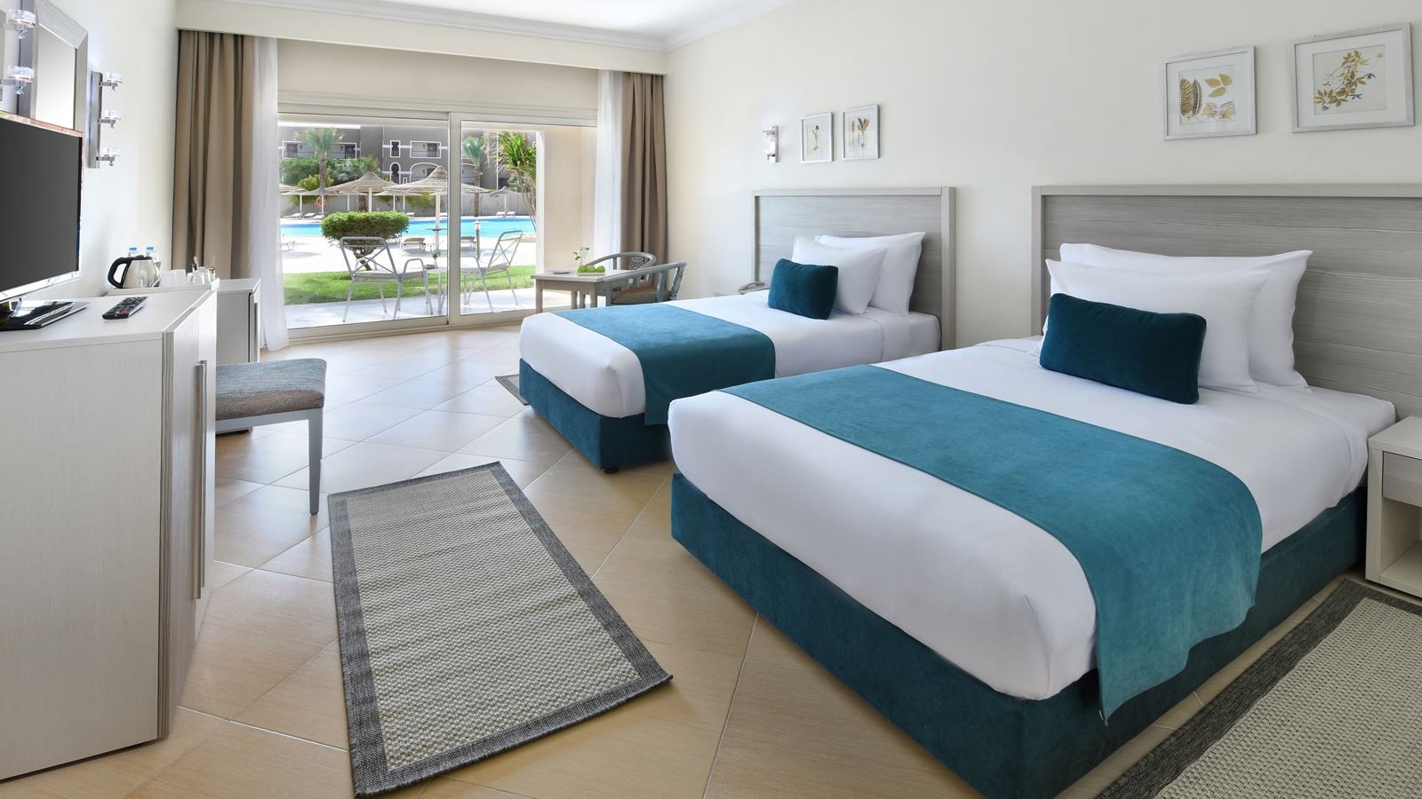 rooms-superior-room-pool-view