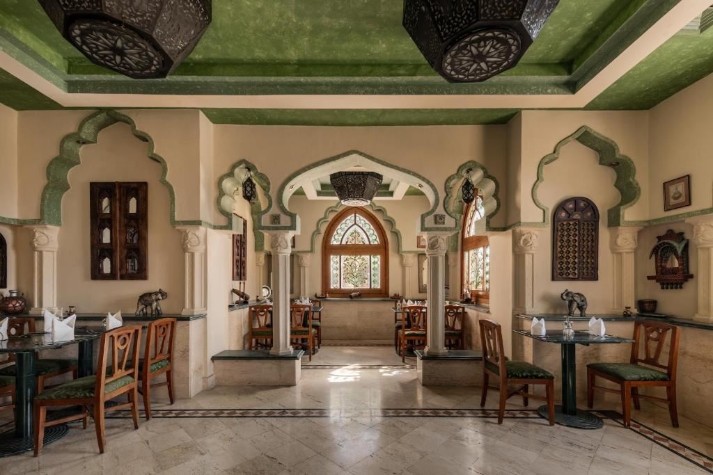 restaurants-restaurants