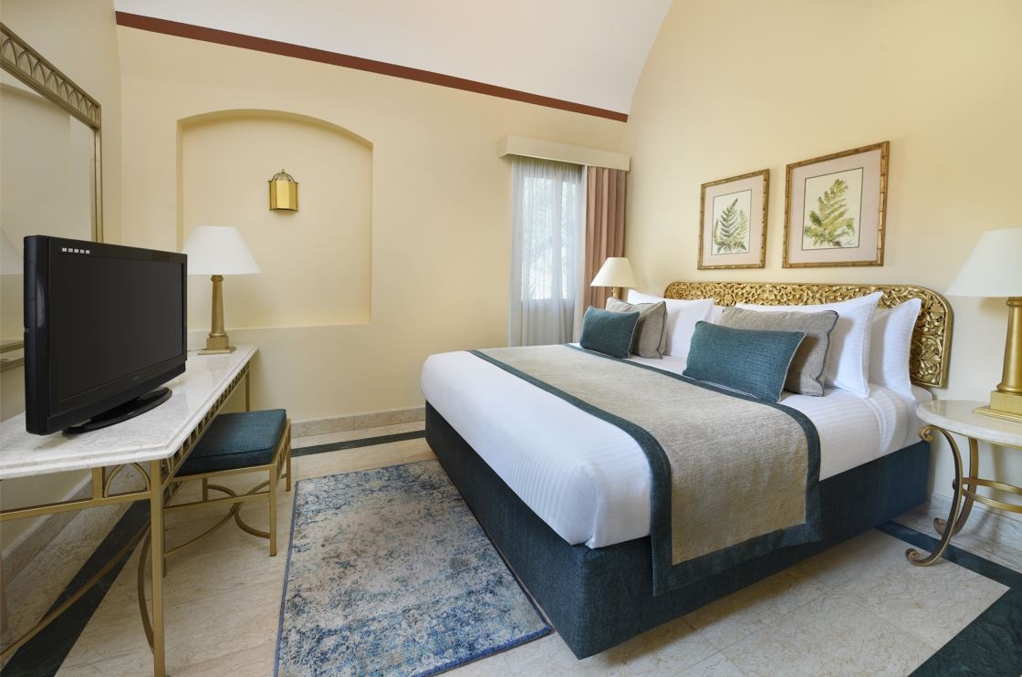 rooms-executive-suite-queen-bed