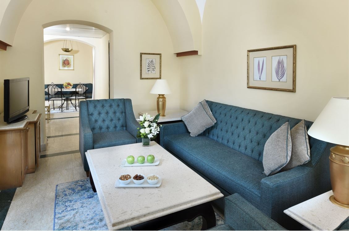 rooms-junior-suite-queen-bed