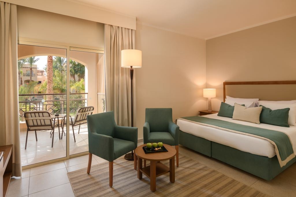 rooms-superior-room-garden-view-queen-bed